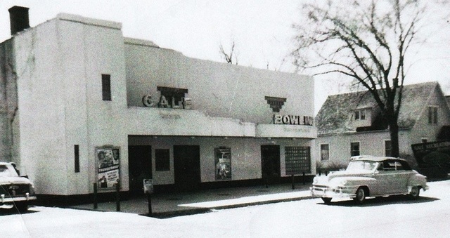 Gale Theatre - OLD PHOTO FROM GALESBURG-CHARLESTON MEMORIAL DISTRICT LIBRARY